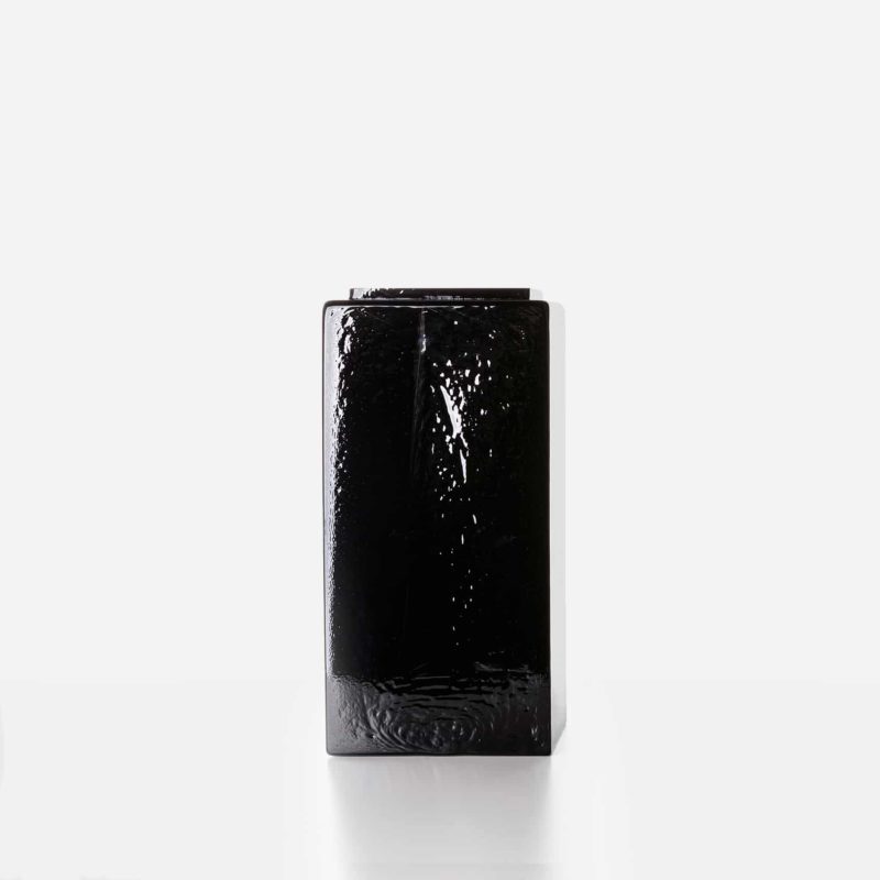 BLACK IN BLACK MEDIUM